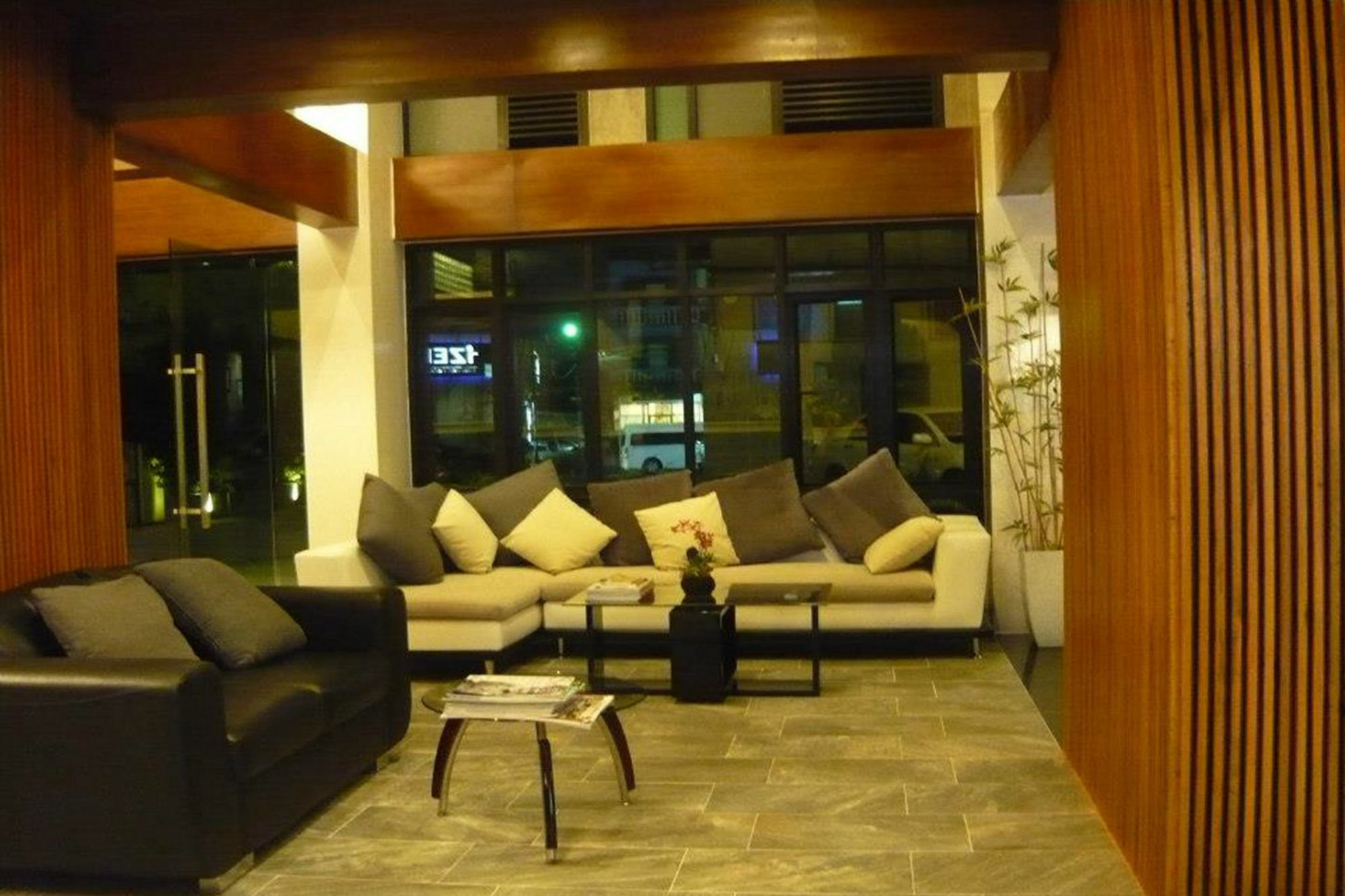 IZEN Budget Hotel y Residencias Rayong Exterior foto